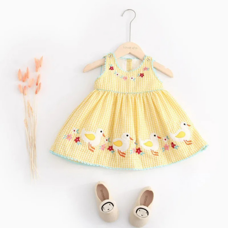 Vestido Infantil com Bordado de Patinhos